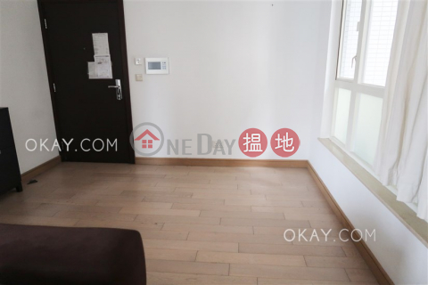 Gorgeous 3 bedroom with balcony | Rental, Centrestage 聚賢居 | Central District (OKAY-R68248)_0
