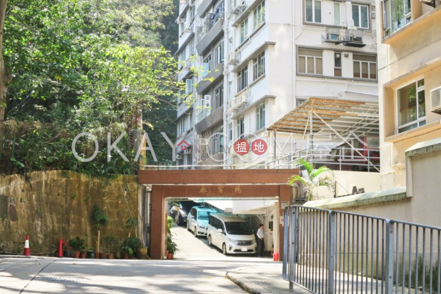 HK$ 17.9M | Winfield Gardens, Wan Chai District Gorgeous 3 bedroom with parking | For Sale