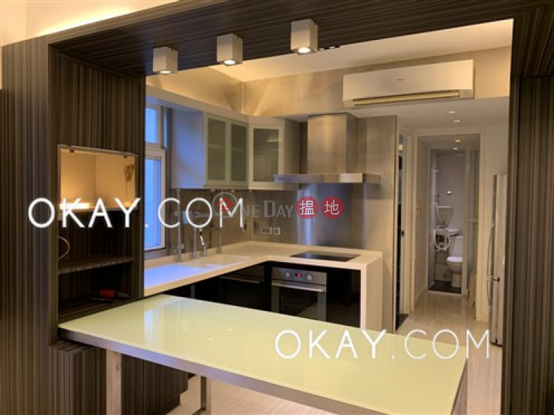 HK$ 12M Tse Land Mansion Western District | Unique 2 bedroom on high floor | For Sale