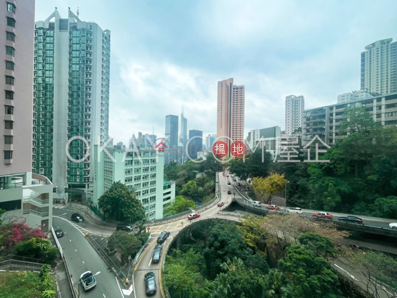 Elegant 3 bedroom in Mid-levels West | For Sale | Robinson Garden Apartments 羅便臣花園大廈 Sales Listings