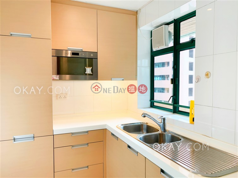 HK$ 58,000/ month | Hillsborough Court, Central District, Elegant 3 bedroom with parking | Rental