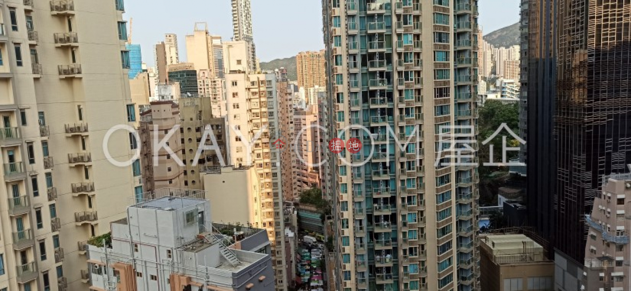 HK$ 13.8M, The Avenue Tower 2 Wan Chai District | Stylish 1 bedroom with sea views & balcony | For Sale
