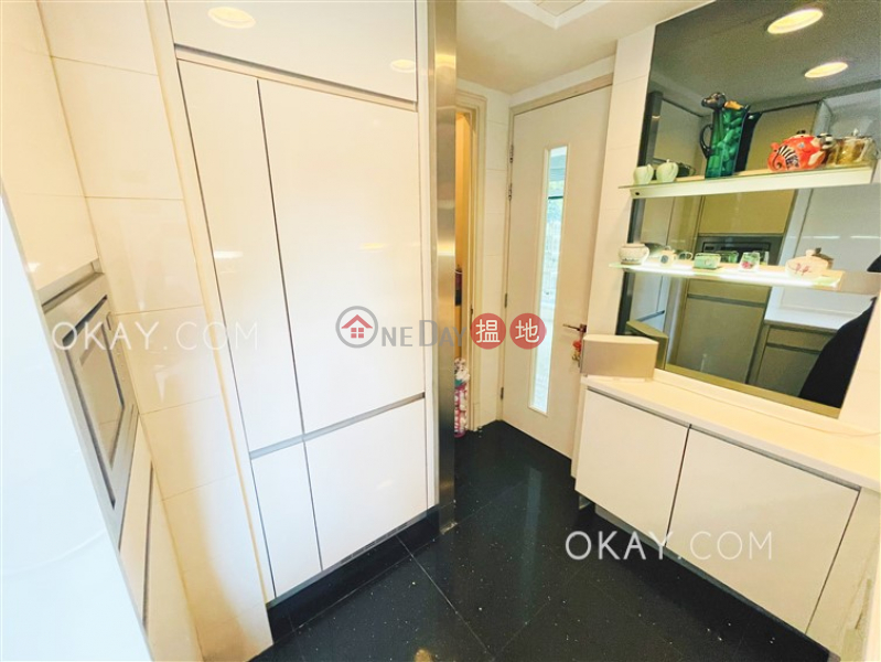 Popular 2 bedroom with balcony | For Sale | 880-886 King\'s Road | Eastern District Hong Kong, Sales HK$ 18.8M