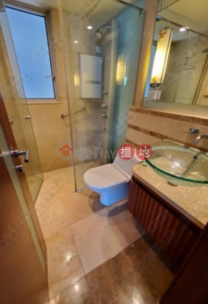 Three bedrooms and one apartment in The Harbourside | 1 Austin Road West | Yau Tsim Mong Hong Kong Sales | HK$ 38M