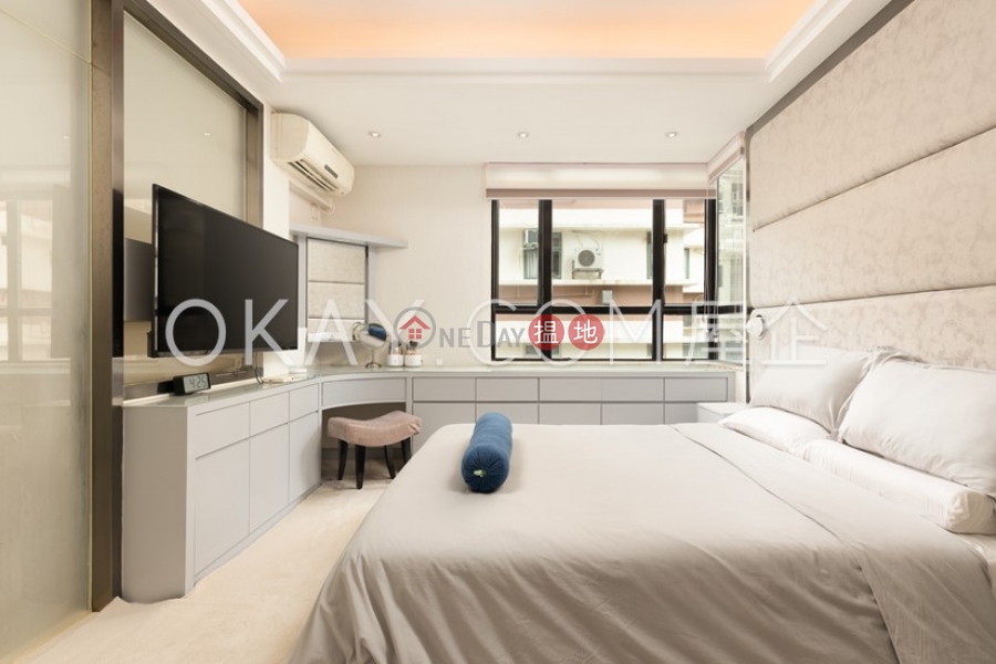 HK$ 19.8M Holly Court Wan Chai District Gorgeous 3 bedroom with balcony & parking | For Sale