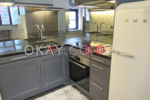 Charming 2 bedroom with rooftop | Rental, Ho Shing Lau 浩誠樓 | Central District (OKAY-R211047)_0