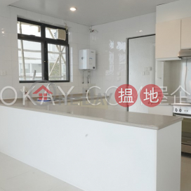 Beautiful house with terrace & parking | Rental