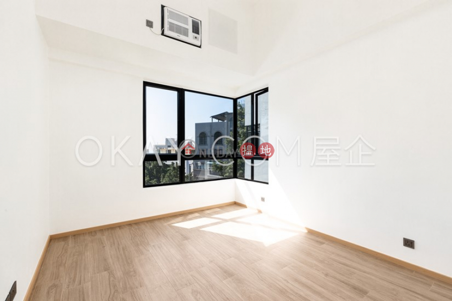 Unique 3 bedroom with sea views & parking | Rental | Block 3 Banoo Villa 步雲軒3座 Rental Listings