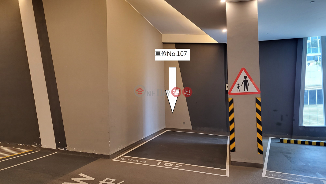 The indoor covered fixed parking space in the commercial building is quiet and well-managed | Global Trade Square 環匯廣場 Rental Listings