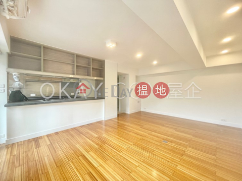 Gorgeous 1 bedroom on high floor with balcony | Rental | Village Tower 山村大廈 _0