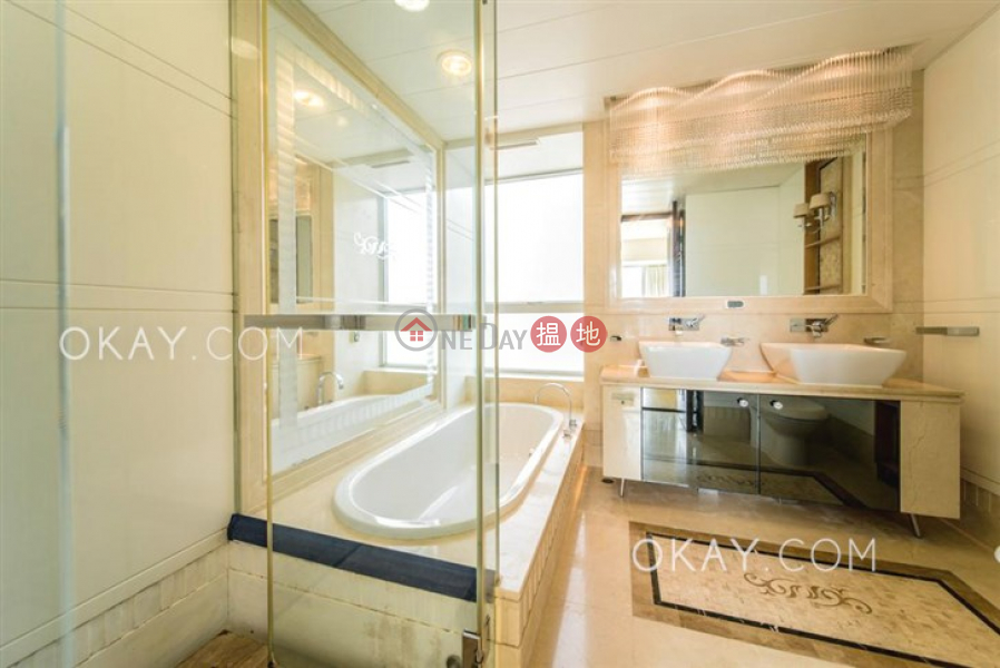 Luxurious 4 bedroom with balcony & parking | Rental | The Legend Block 3-5 名門 3-5座 Rental Listings