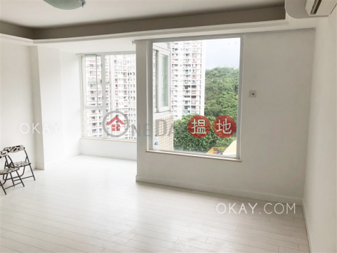 Stylish 3 bedroom on high floor with parking | Rental | Oxford Court 豐林閣 _0