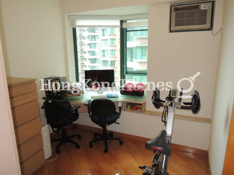 3 Bedroom Family Unit at Hillsborough Court | For Sale, 18 Old Peak Road | Central District Hong Kong | Sales | HK$ 40M