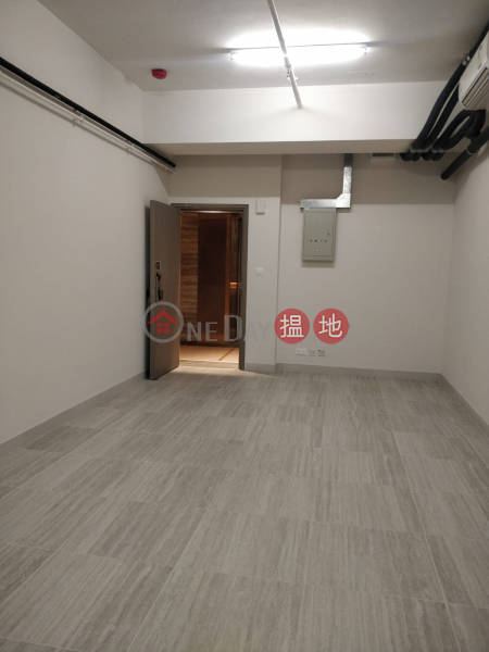 Middle floor, W212 W212 Sales Listings | Tsuen Wan (FINAN-4678611173)