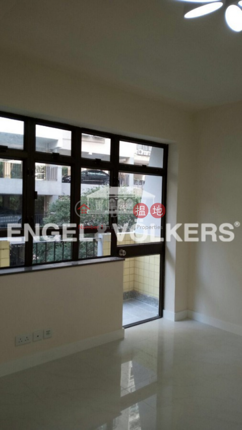 Studio Flat for Sale in Central Mid Levels | Mountain View Court 峰景大廈 _0