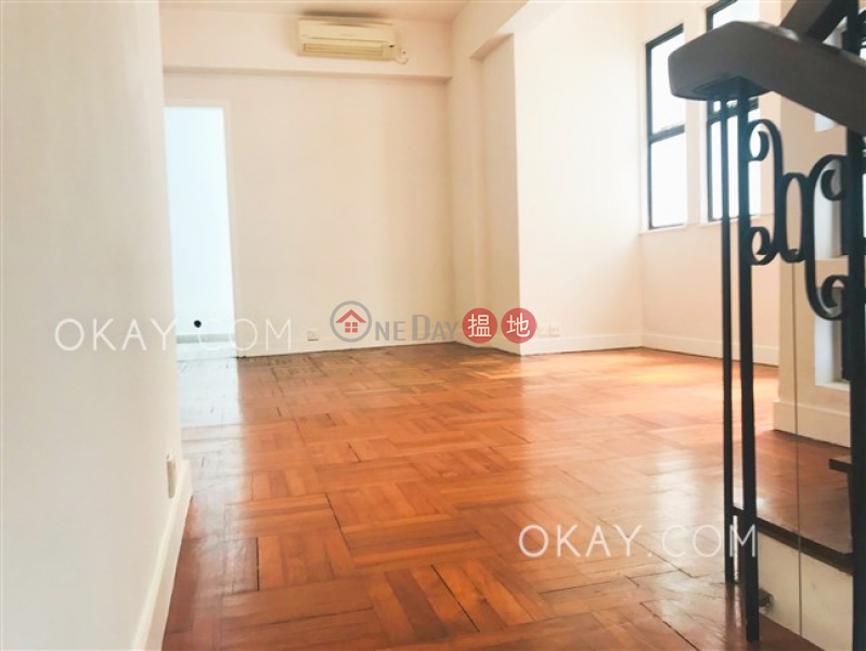 HK$ 115,000/ month 8 Shouson Hill Road East Southern District | Stylish house with rooftop, terrace | Rental