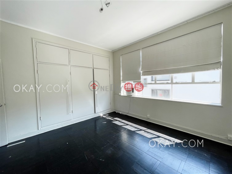 HK$ 29,800/ month | 52 Stanley Village Road, Southern District Cozy 3 bedroom with balcony & parking | Rental