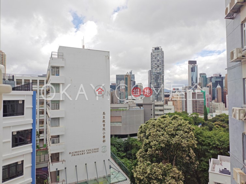 Tasteful 3 bedroom with parking | For Sale | Miramar Villa 美麗邨 Sales Listings