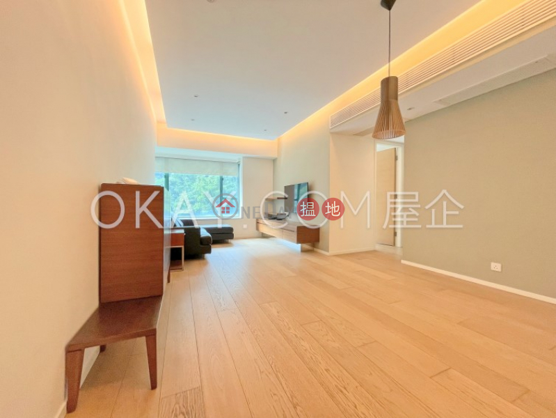 Stylish 2 bedroom with parking | Rental, Hillsborough Court 曉峰閣 Rental Listings | Central District (OKAY-R8022)