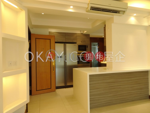 Nicely kept 3 bed on high floor with rooftop & parking | Rental | Hillview Court Block 3 曉嵐閣3座 _0