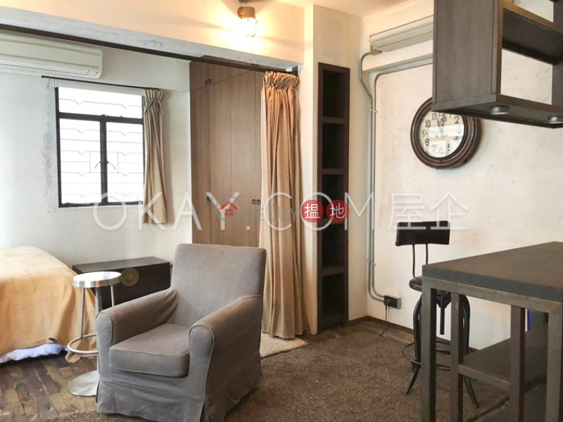 Charming studio in Sheung Wan | For Sale, 40-42 Circular Pathway 弓絃巷40-42號 Sales Listings | Western District (OKAY-S256185)