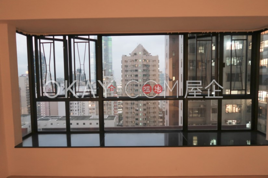 Nicely kept 3 bedroom with parking | For Sale | The Grand Panorama 嘉兆臺 Sales Listings