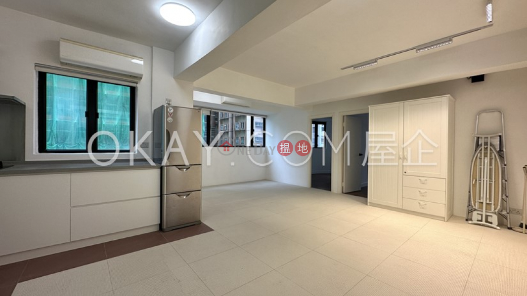 Unique 2 bedroom in Western District | For Sale | May Sun Building 美新大廈 Sales Listings