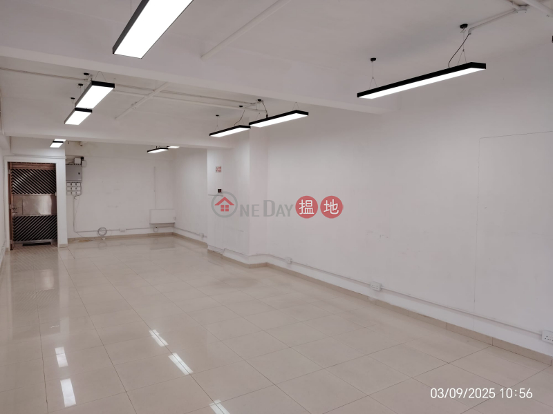 New City Centre | Middle | Industrial Rental Listings, HK$ 14,000/ month