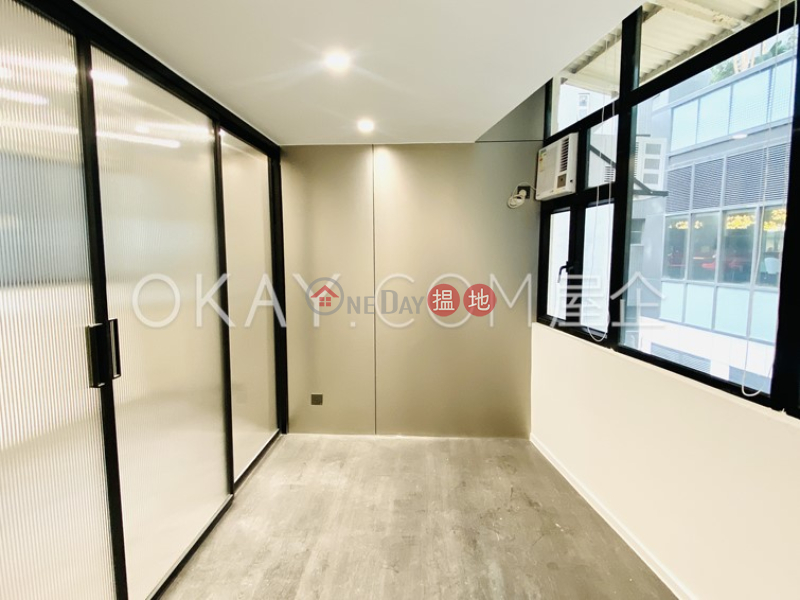 Charming 1 bedroom with rooftop | Rental, 17 Peel Street 卑利街17號 Rental Listings | Central District (OKAY-R784188)