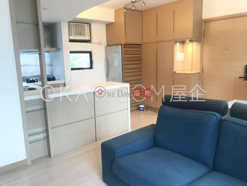 Lovely 2 bedroom on high floor with harbour views | Rental | Caine Tower 景怡居 Rental Listings