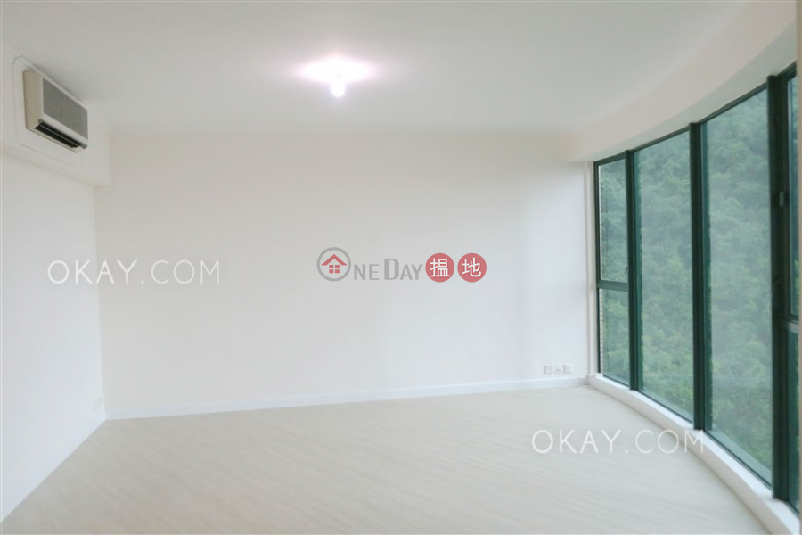 Gorgeous 3 bedroom with parking | Rental, Hillsborough Court 曉峰閣 Rental Listings | Central District (OKAY-R18859)