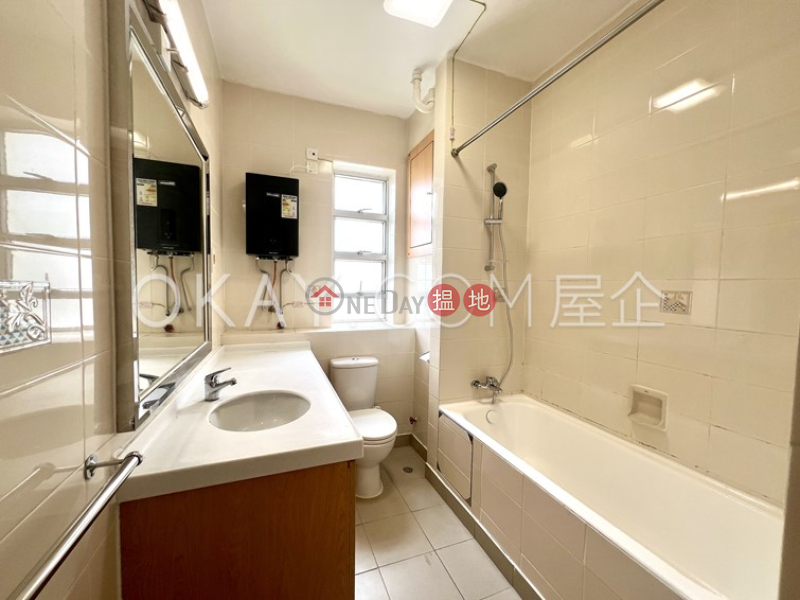 Stylish 3 bedroom with balcony & parking | Rental | Aurora - Quarters 銀霞閣 Rental Listings