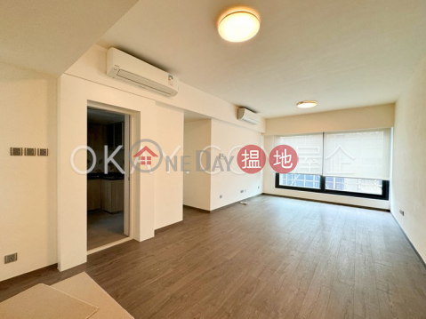 Lovely 3 bedroom with parking | Rental, C.C. Lodge 優悠台 | Wan Chai District (OKAY-R28318)_0