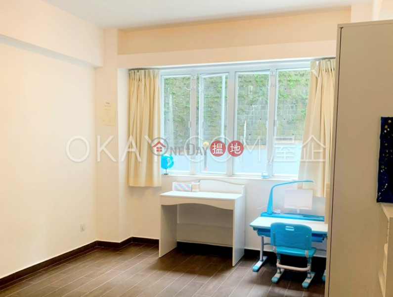 Efficient 3 bedroom with parking | For Sale | Alpine Court 嘉賢大廈 Sales Listings