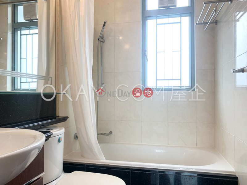 Popular 3 bedroom with balcony | Rental, 2 Park Road 柏道2號 Rental Listings | Western District (OKAY-R2188)