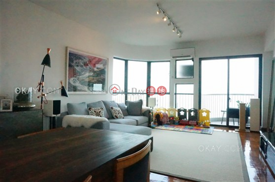 HK$ 69,000/ month, Dragonview Court | Western District, Rare 3 bedroom on high floor with sea views & rooftop | Rental
