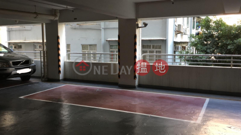 Secure gated private carpark near Po Hing Fong | Winner Court 榮華閣 _0