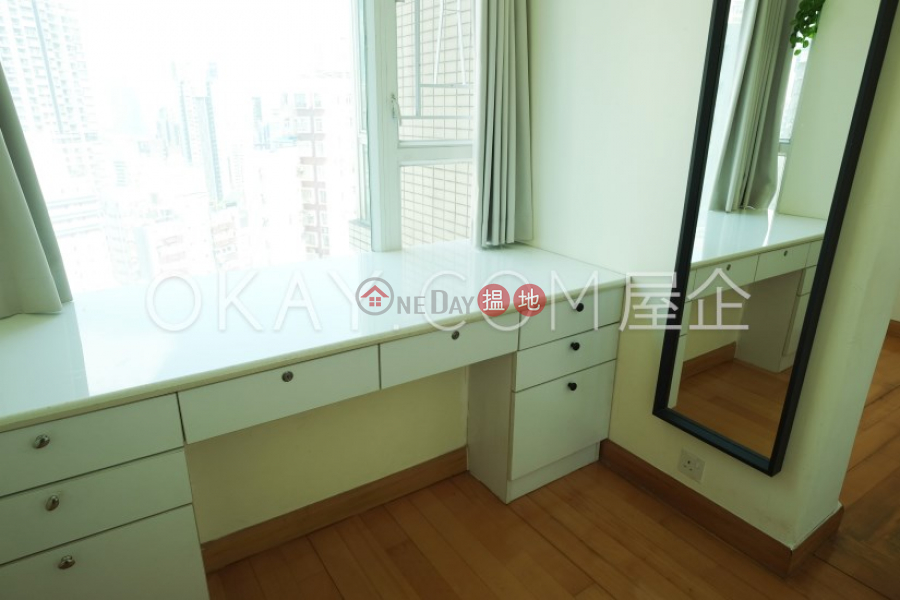 HK$ 11M | Reading Place, Western District, Lovely 2 bedroom on high floor with sea views & balcony | For Sale