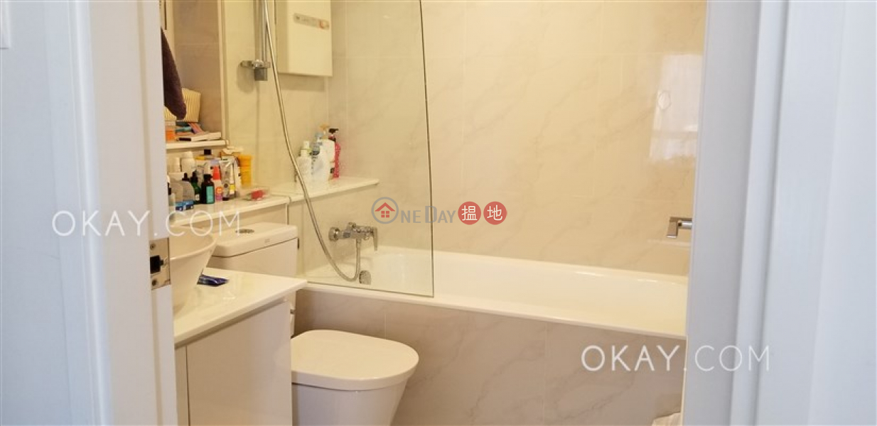 HK$ 31,500/ month | Hollywood Terrace, Central District | Charming 2 bedroom on high floor | Rental