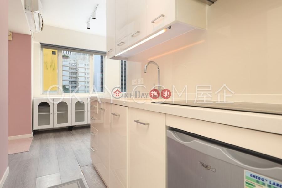 Generous 1 bedroom on high floor with rooftop | Rental 84-86 Stone Nullah Lane | Wan Chai District | Hong Kong | Rental, HK$ 25,000/ month