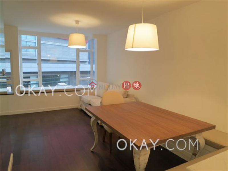 HK$ 12M Hollywood Terrace | Central District | Stylish 2 bedroom with terrace | For Sale