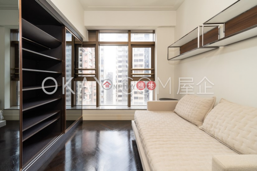 HK$ 33,000/ month | Castle One By V, Western District, Stylish 1 bedroom in Mid-levels West | Rental