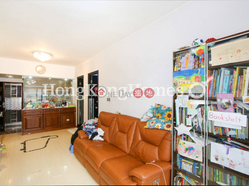 Property Search Hong Kong | OneDay | Residential Sales Listings 2 Bedroom Unit at Yuet Ming Building | For Sale