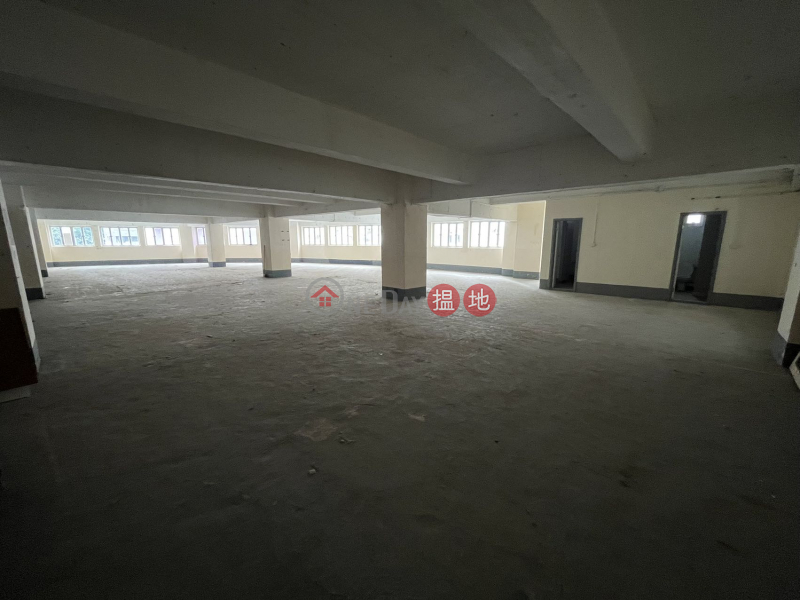 HK$ 145,800/ 月|蜆殼工業大廈-柴灣區蜆殼工業大廈位於柴灣利衆街12號11樓, 鄰近柴灣地鐵站(約3分鐘步行距 離),位置方便優越, 周邊配套齊備