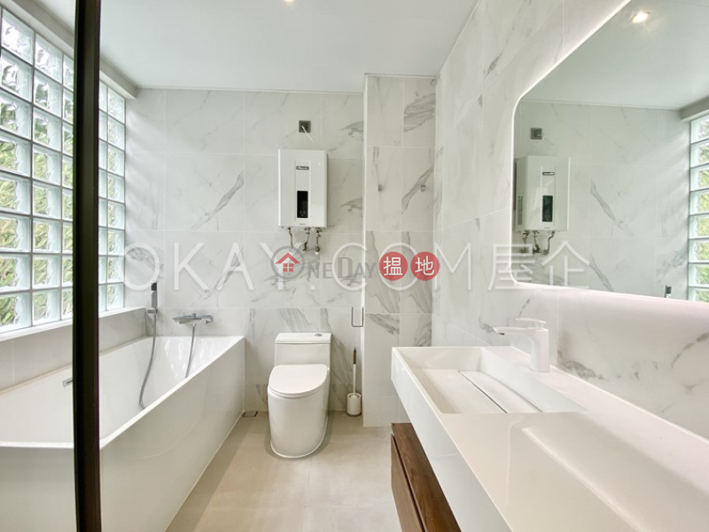 HK$ 110,000/ month, Woodland Villa | Southern District Beautiful 3 bed on high floor with sea views & balcony | Rental