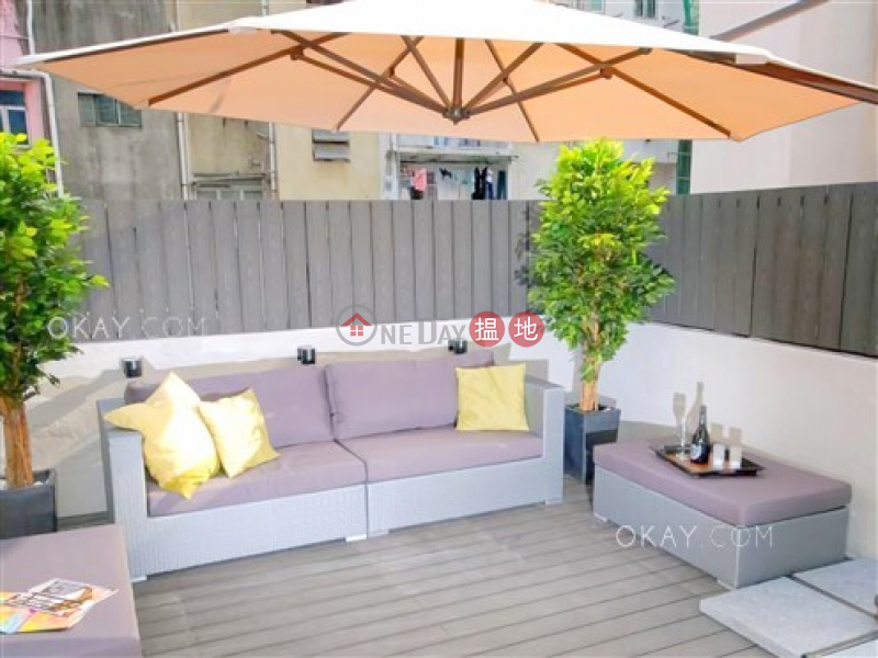 HK$ 30,000/ month Hing Po Building | Central District, Rare 1 bedroom with rooftop | Rental