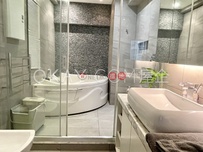 Efficient 3 bedroom with balcony & parking | For Sale | Botanic Terrace Block B 芝蘭台 B座 Sales Listings