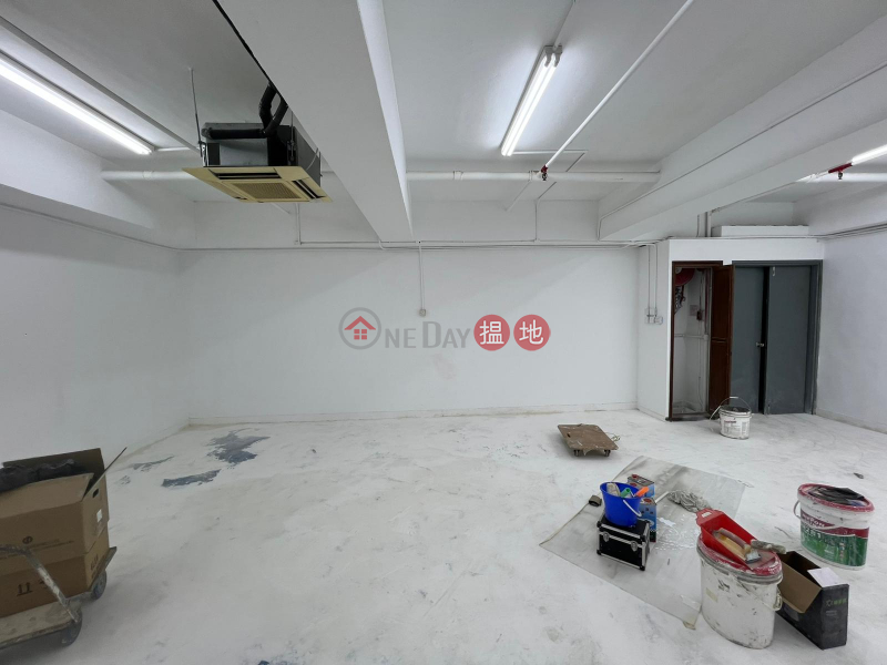 Practical storage space, ready to use immediately, with air conditioning. | Kin Fat Industrial Centre 建發工業中心 Rental Listings