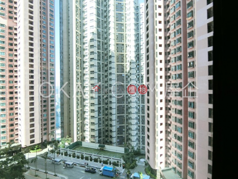 Rare 1 bedroom in Mid-levels Central | For Sale | Hillsborough Court 曉峰閣 Sales Listings