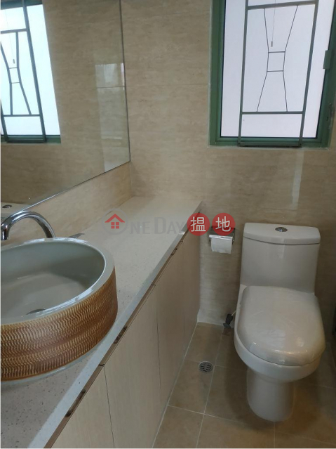 Flat for Rent in Royal Court, Wan Chai, Royal Court 皇朝閣 | Wan Chai District (H000363369)_0